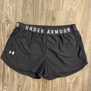 Women’s Under Armour Shorts size Large